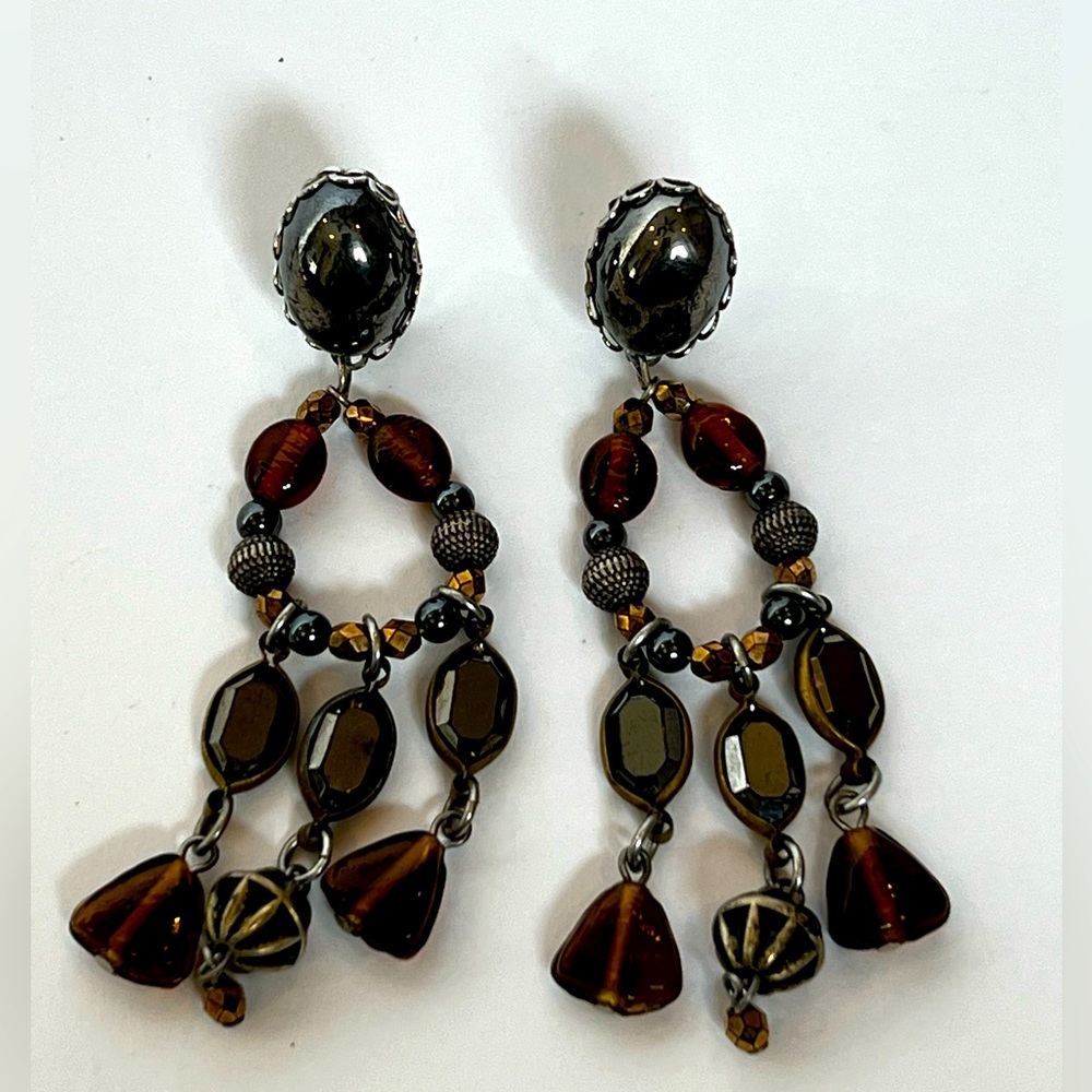 Vintage Beautiful Brown Tone Stones Dangling Clip On Earrings.